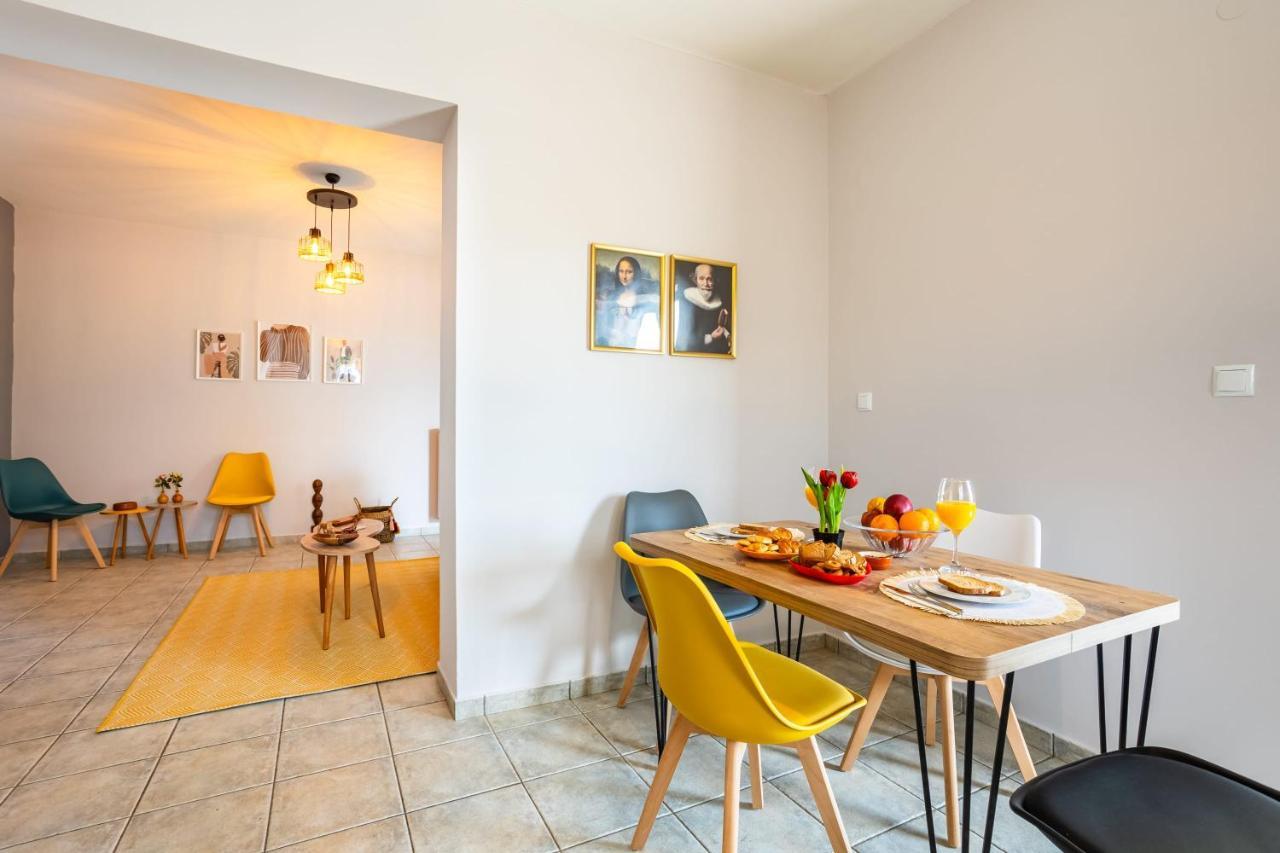 Jason City Escape - Cozy Urban Gem Kalamata Exteriör bild