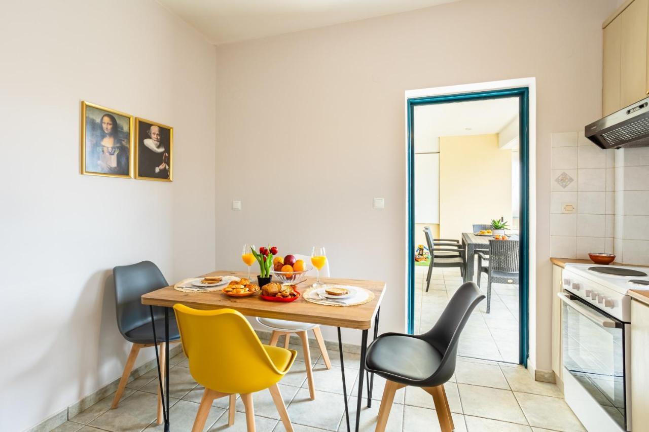 Jason City Escape - Cozy Urban Gem Kalamata Exteriör bild